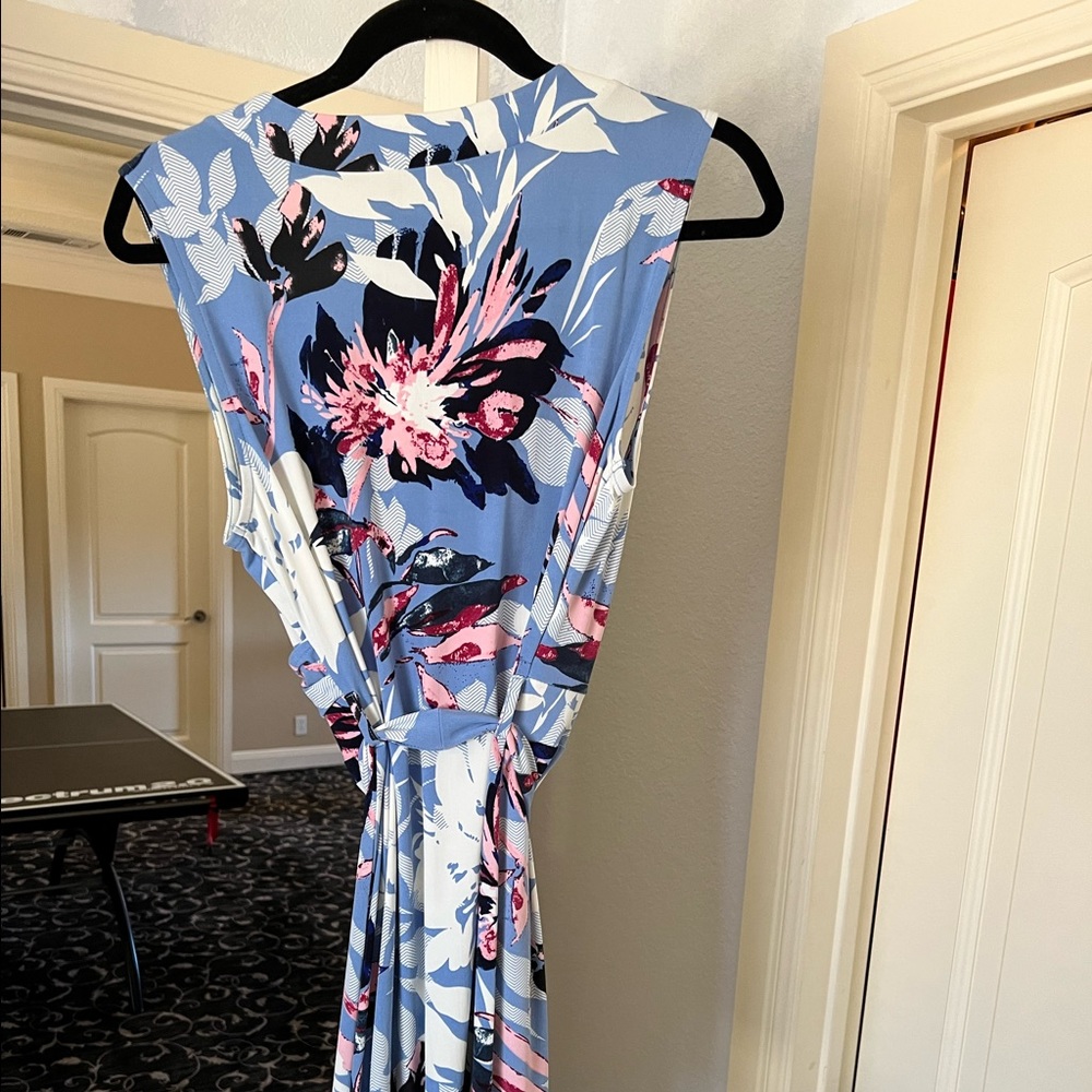 Beautiful floral dress.